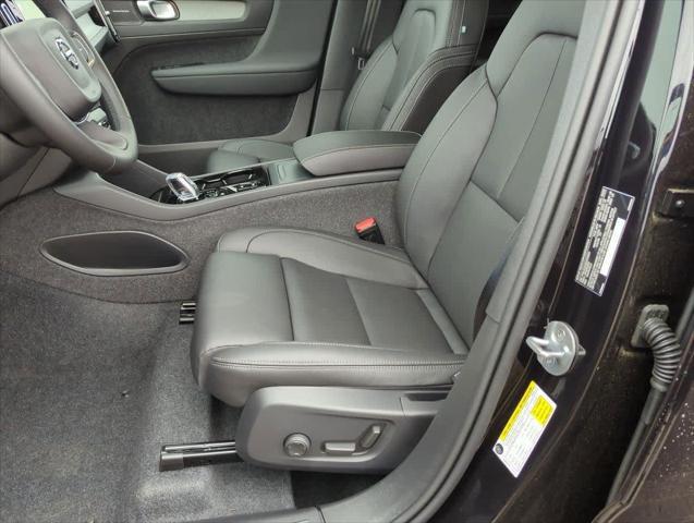 new 2025 Volvo XC40 car, priced at $52,235