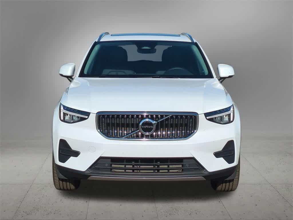 new 2025 Volvo XC40 car, priced at $43,841