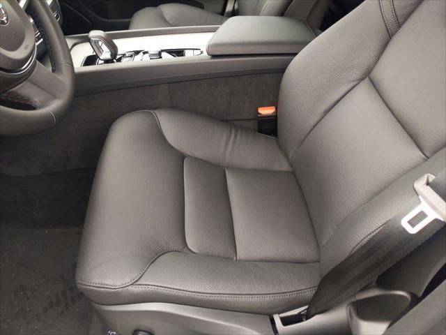 new 2025 Volvo XC60 Plug-In Hybrid car, priced at $66,000
