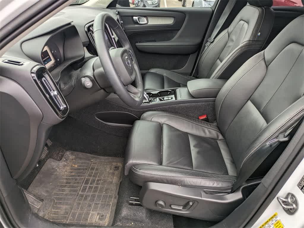 used 2023 Volvo XC40 car, priced at $30,977