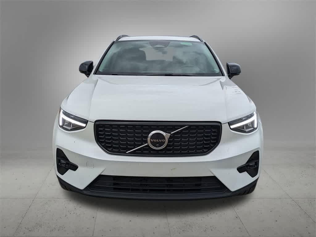 used 2023 Volvo XC40 car, priced at $30,977