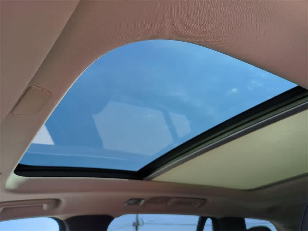 used 2022 Volvo XC90 car, priced at $34,977