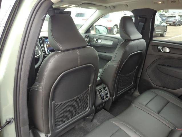 new 2025 Volvo XC40 car, priced at $52,235