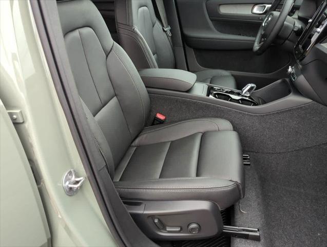 new 2025 Volvo XC40 car, priced at $52,235