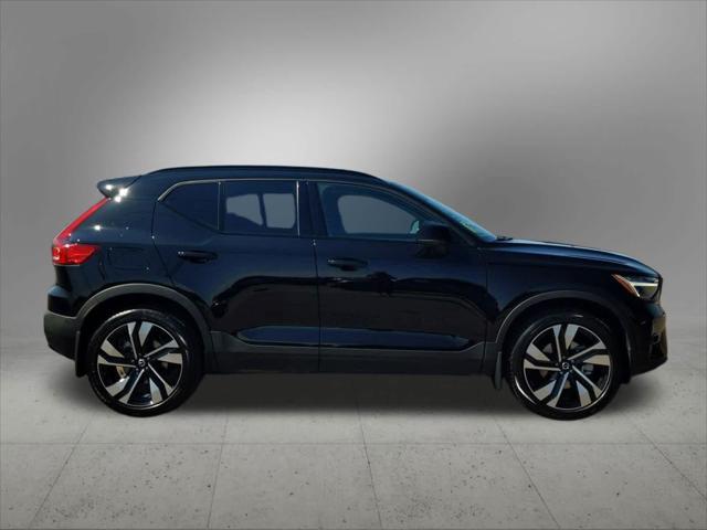 new 2024 Volvo XC40 car, priced at $44,900