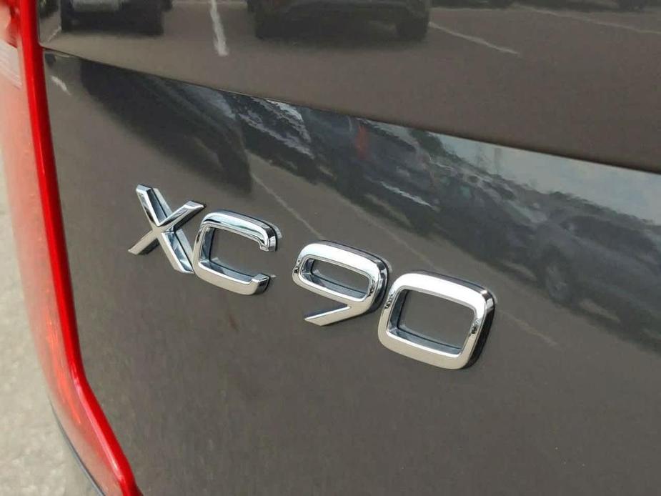 new 2024 Volvo XC90 car, priced at $56,106