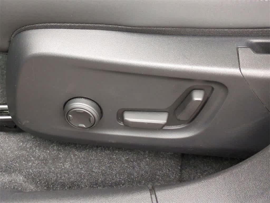 used 2022 Volvo C40 Recharge Pure Electric car, priced at $24,977