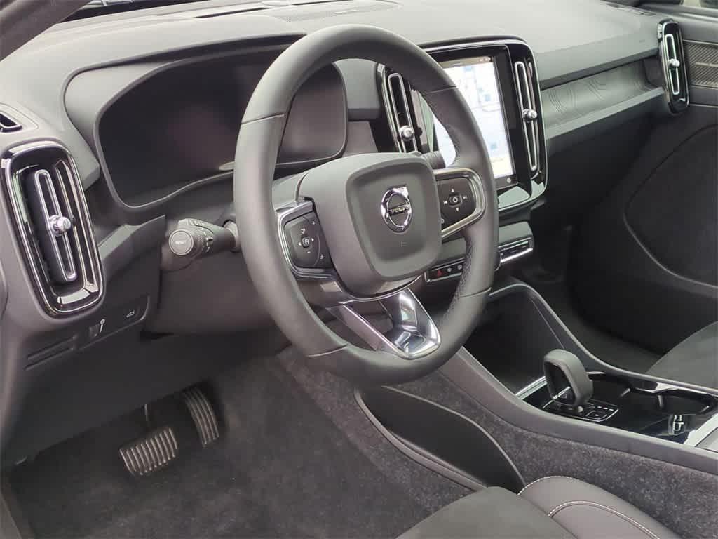 used 2022 Volvo C40 Recharge Pure Electric car, priced at $24,977