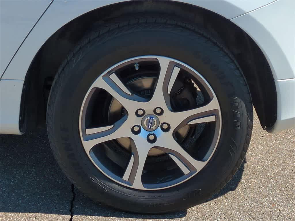 used 2014 Volvo XC60 car, priced at $7,277
