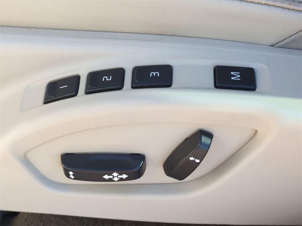 used 2014 Volvo XC60 car, priced at $7,277