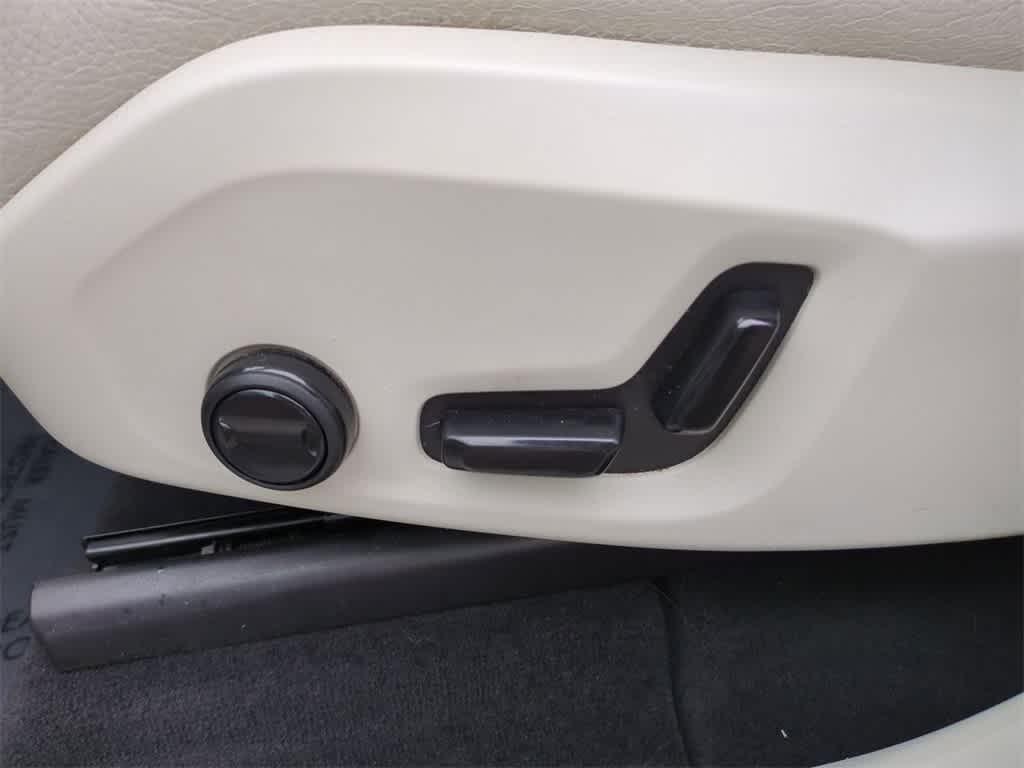 used 2022 Volvo XC60 car, priced at $21,487