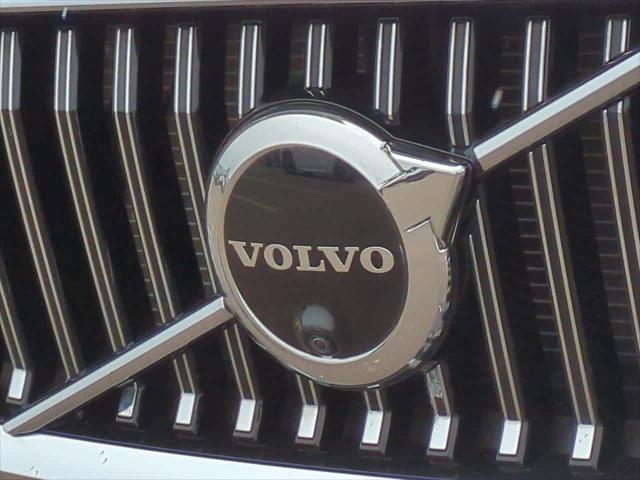 used 2023 Volvo XC60 car, priced at $41,699
