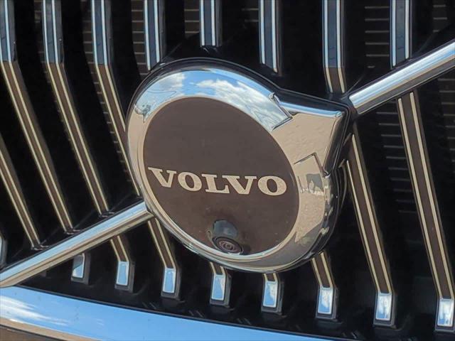 used 2022 Volvo XC60 car, priced at $39,367