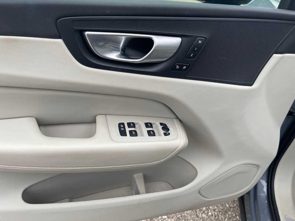 used 2024 Volvo XC60 car, priced at $33,977