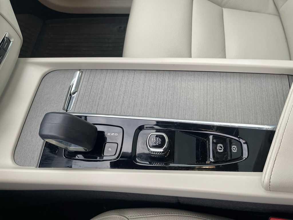 used 2024 Volvo XC60 car, priced at $33,977