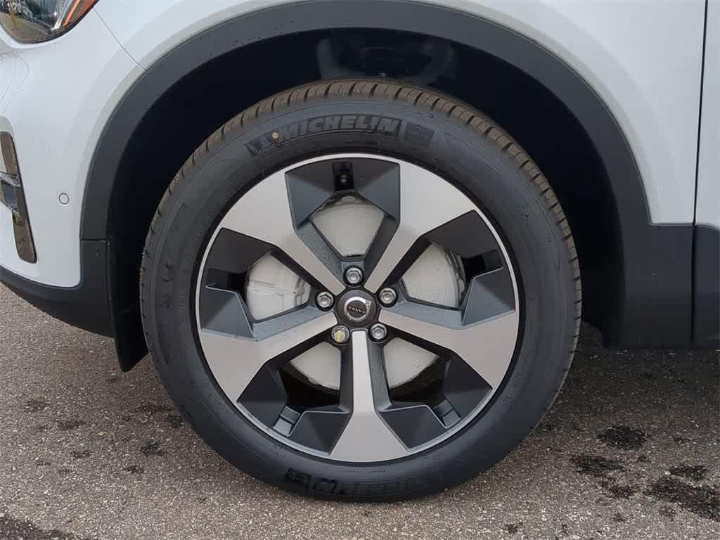 new 2025 Volvo XC40 car, priced at $48,335