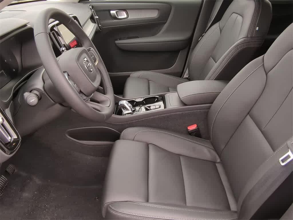 new 2025 Volvo XC40 car, priced at $48,335