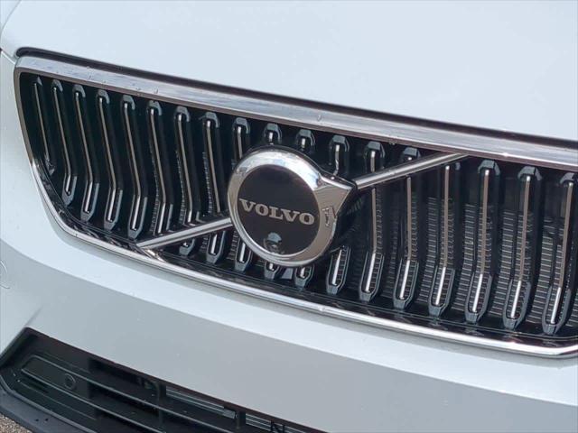 new 2025 Volvo XC40 car, priced at $52,235