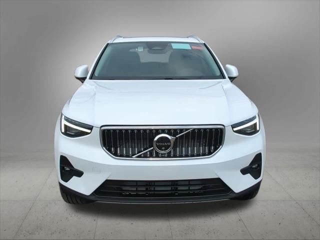 new 2025 Volvo XC40 car, priced at $52,235