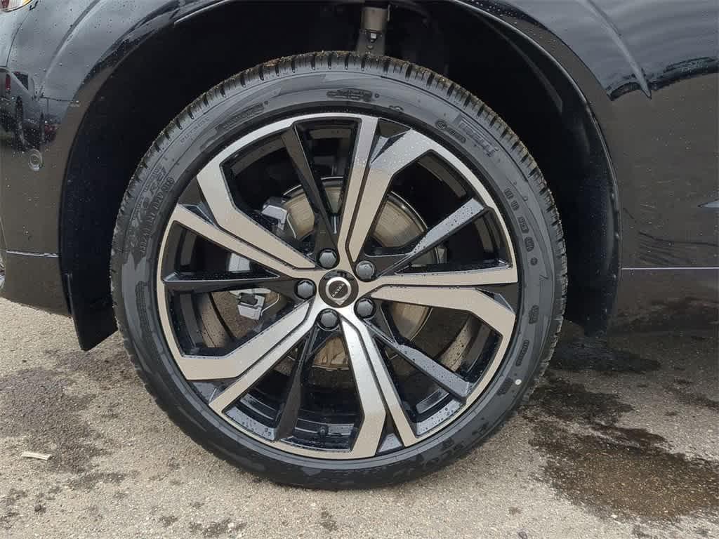 new 2025 Volvo XC60 car, priced at $60,660