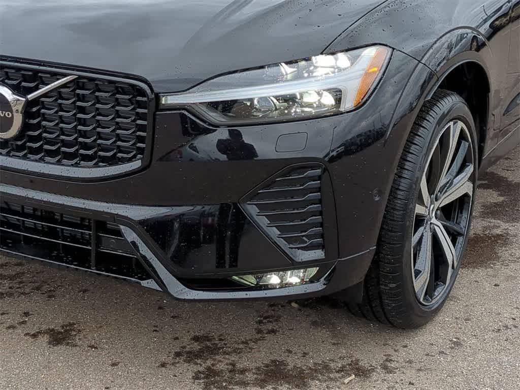 new 2025 Volvo XC60 car, priced at $60,660