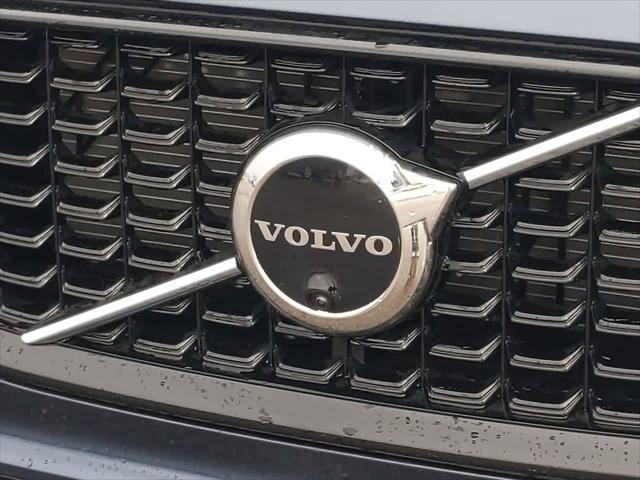 new 2025 Volvo XC60 car, priced at $55,360