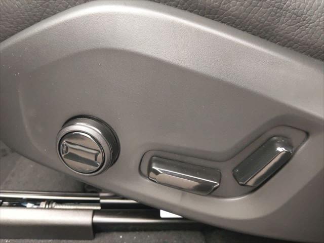 new 2025 Volvo XC60 car, priced at $55,360