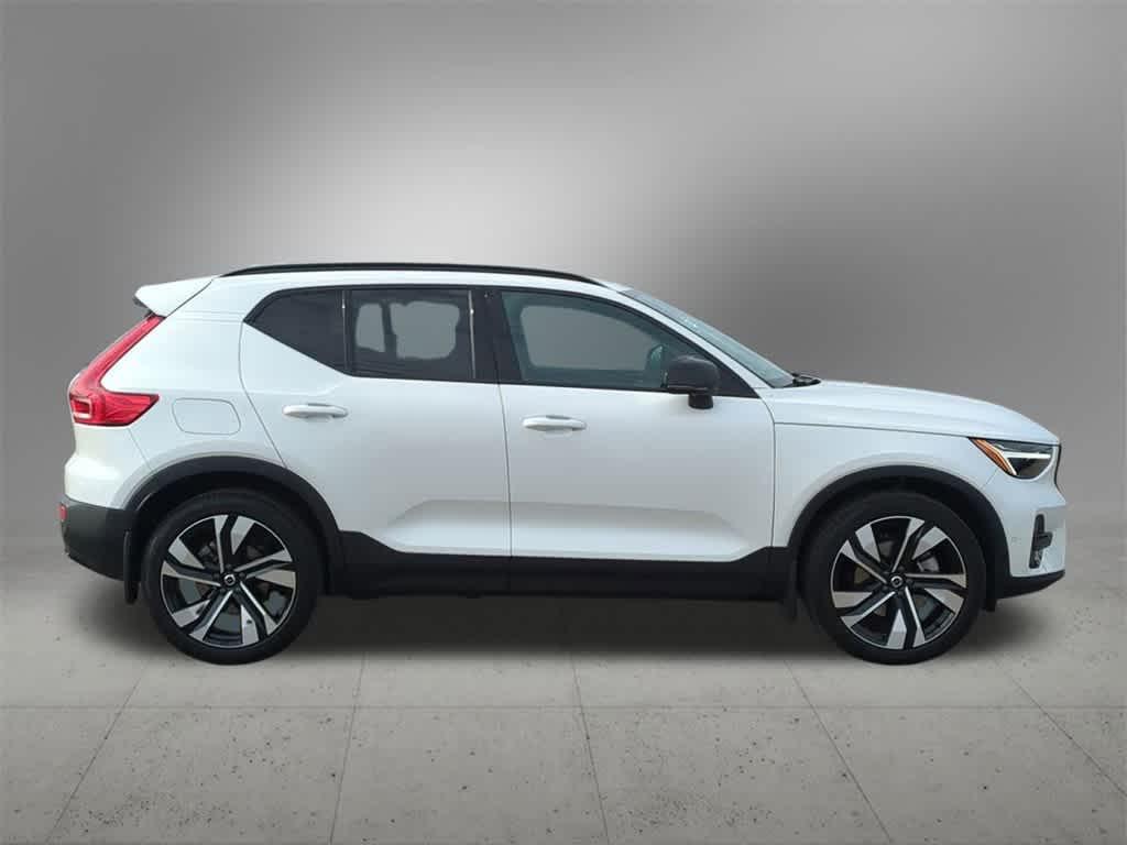 used 2024 Volvo XC40 car, priced at $33,324