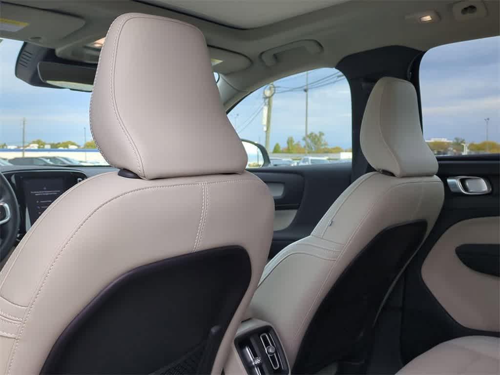 used 2024 Volvo XC40 car, priced at $33,324