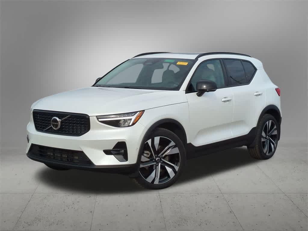 used 2024 Volvo XC40 car, priced at $33,324