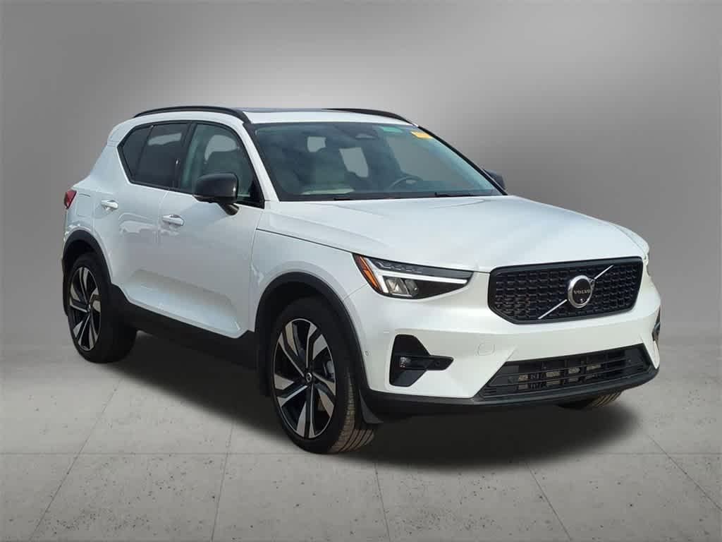 used 2024 Volvo XC40 car, priced at $33,324