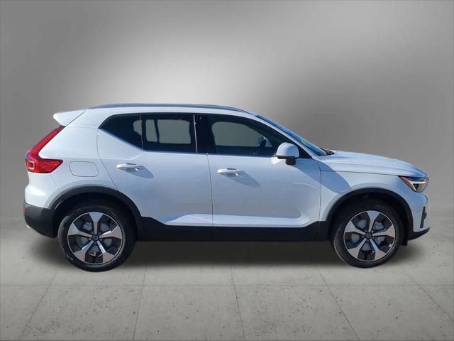 new 2025 Volvo XC40 car, priced at $46,035
