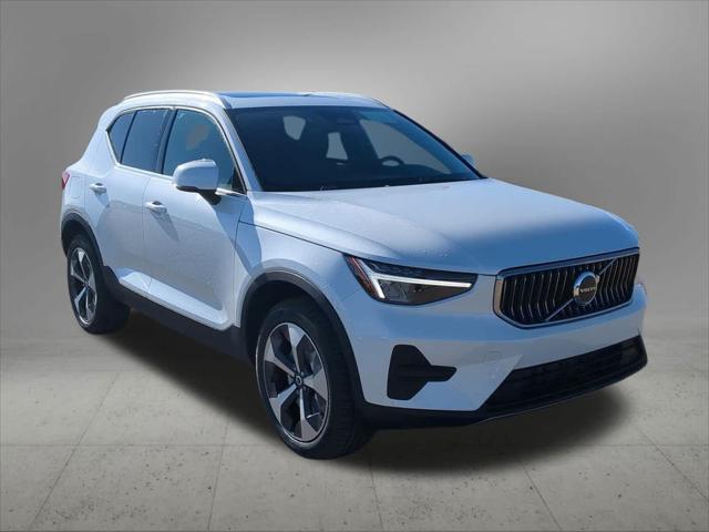 new 2025 Volvo XC40 car, priced at $46,035