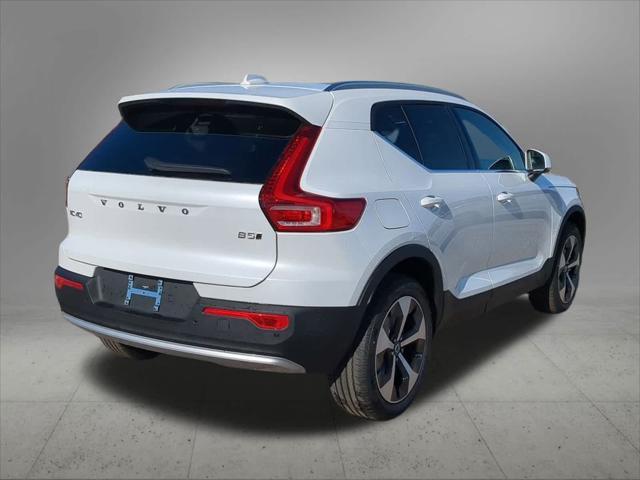 new 2025 Volvo XC40 car, priced at $46,035