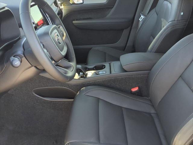 new 2025 Volvo XC40 car, priced at $46,035