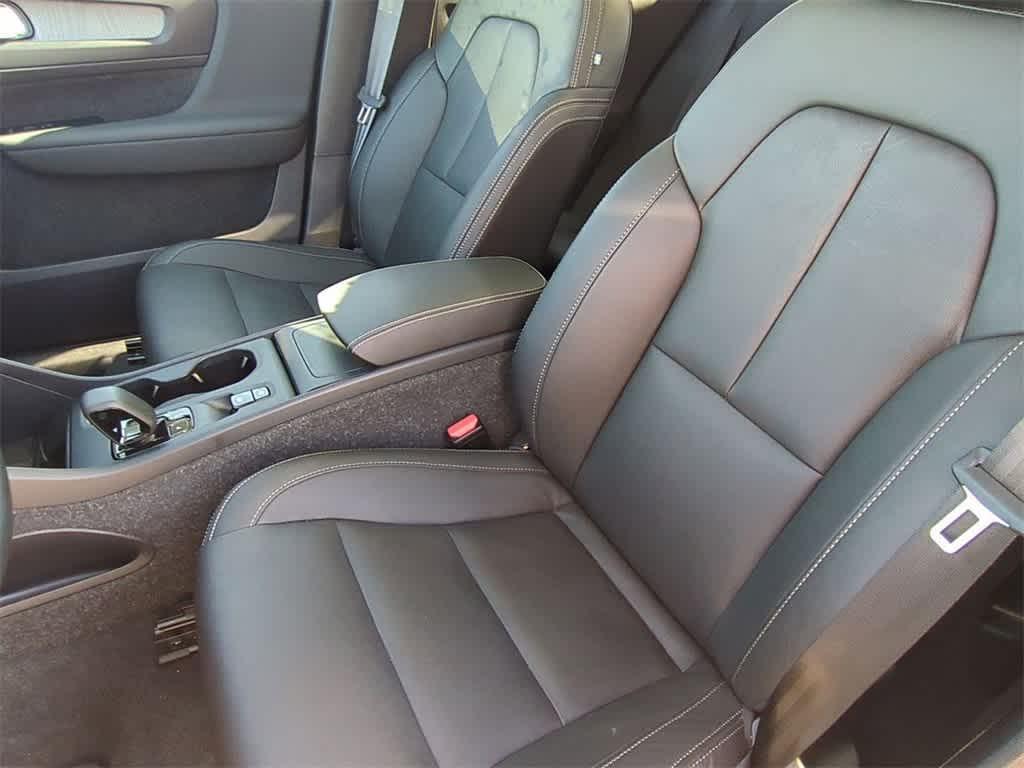 used 2025 Volvo XC40 car, priced at $31,977