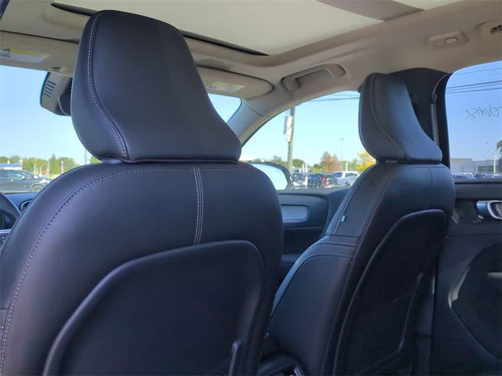 used 2025 Volvo XC40 car, priced at $31,977