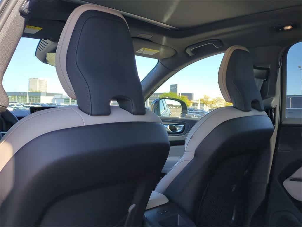 new 2026 Volvo XC60 car, priced at $57,985