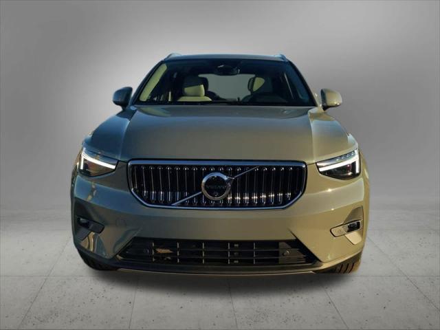 new 2025 Volvo XC40 car, priced at $48,078