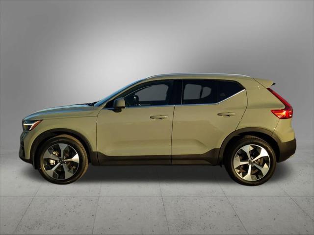 new 2025 Volvo XC40 car, priced at $48,078