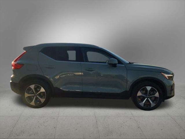 new 2025 Volvo XC40 car, priced at $48,078