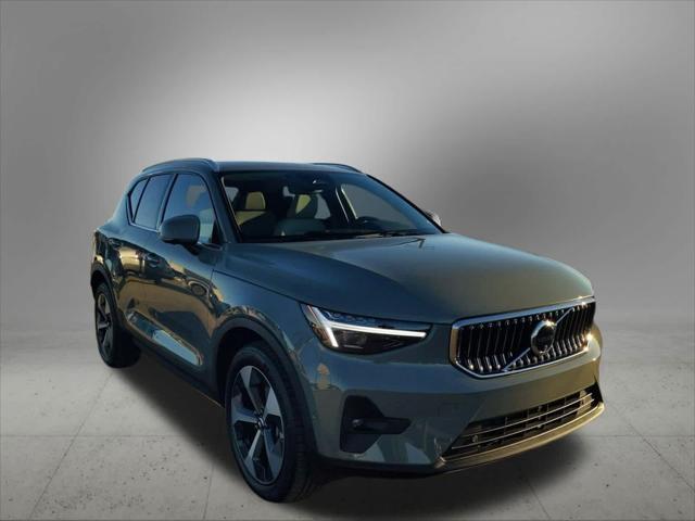 new 2025 Volvo XC40 car, priced at $48,078