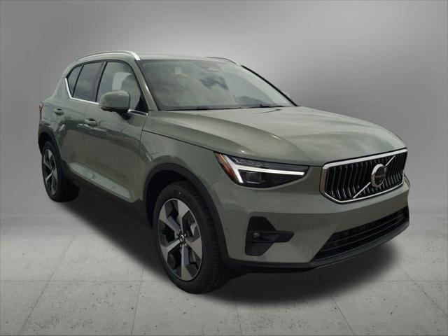 new 2025 Volvo XC40 car, priced at $48,078