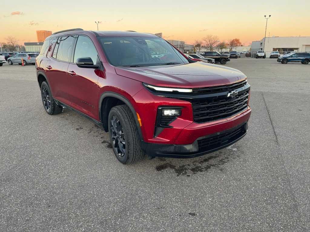 used 2025 Chevrolet Traverse car, priced at $35,977