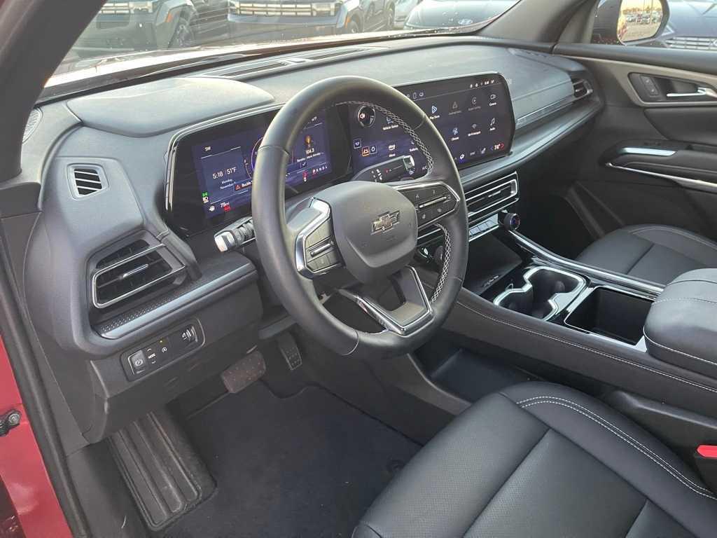 used 2025 Chevrolet Traverse car, priced at $35,977