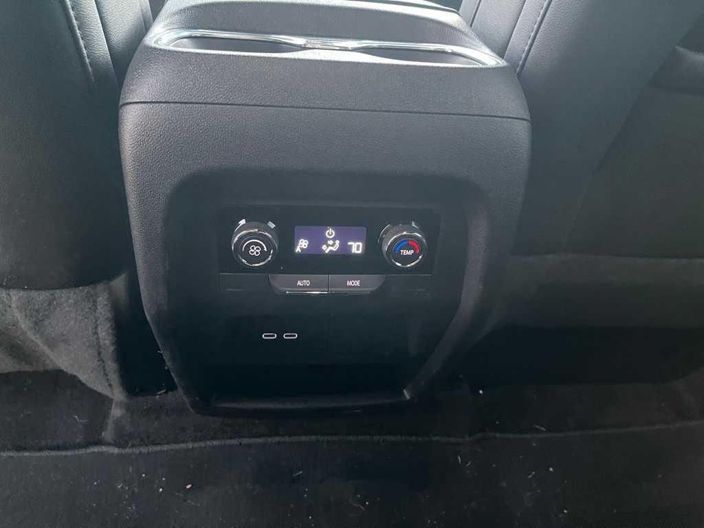 used 2025 Chevrolet Traverse car, priced at $35,977