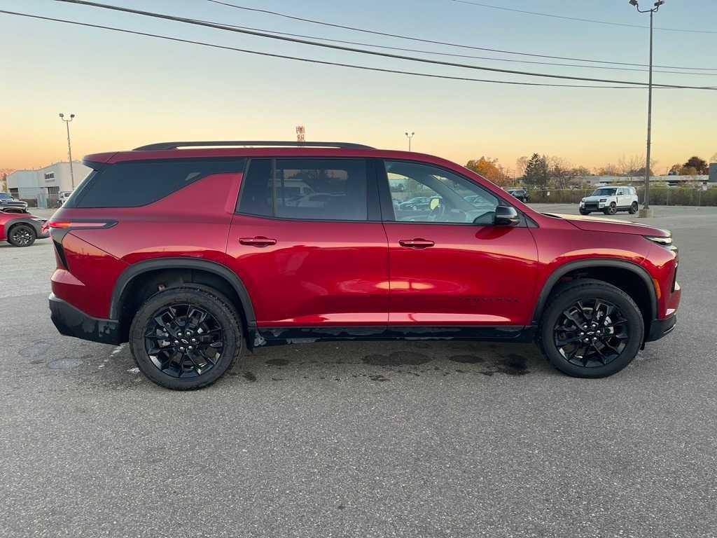 used 2025 Chevrolet Traverse car, priced at $35,977