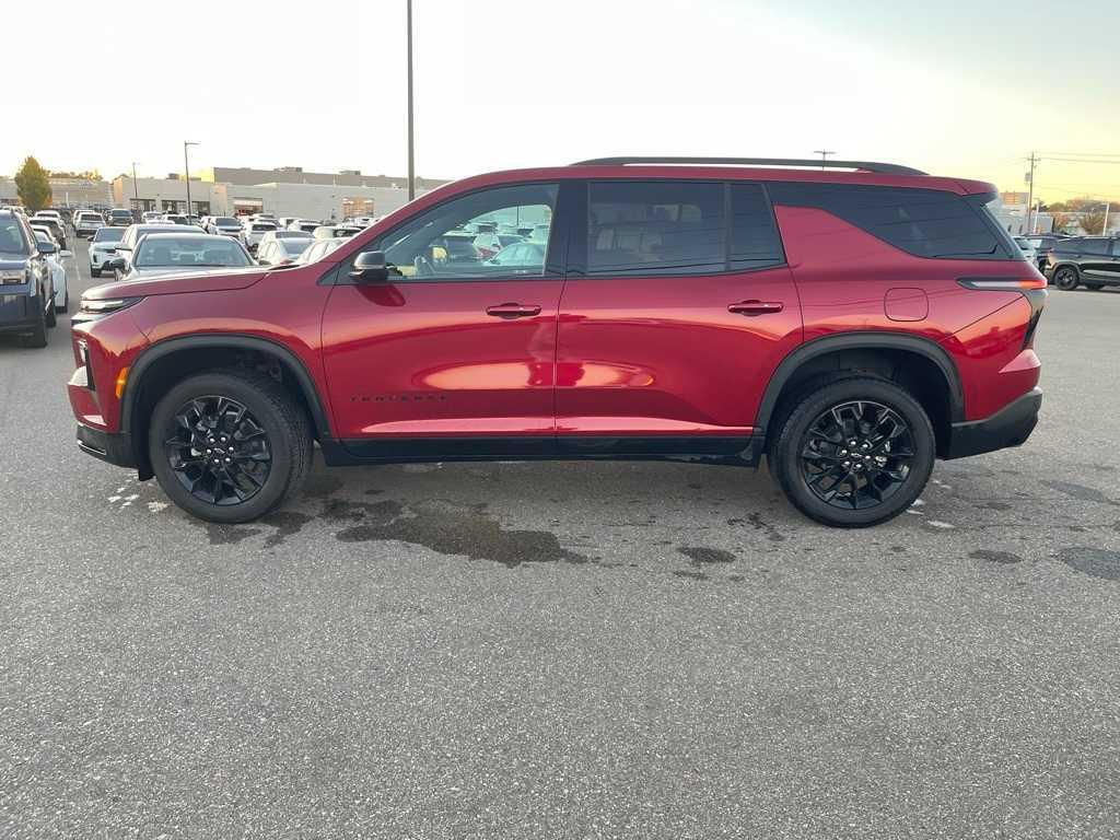 used 2025 Chevrolet Traverse car, priced at $35,977