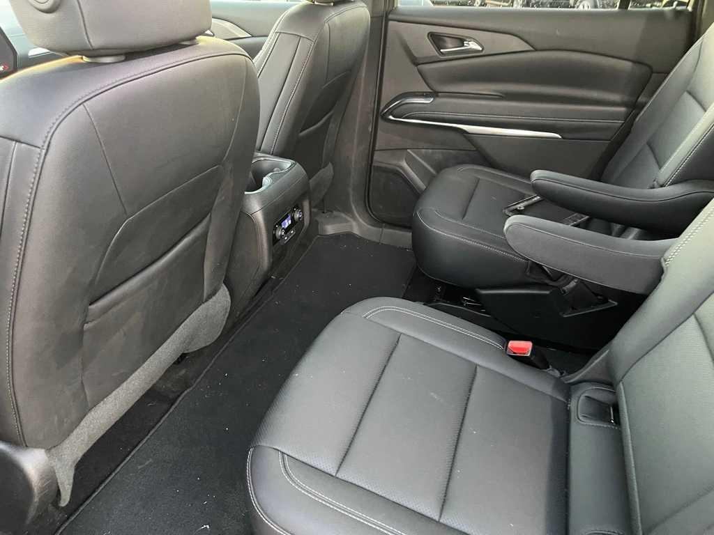 used 2025 Chevrolet Traverse car, priced at $35,977