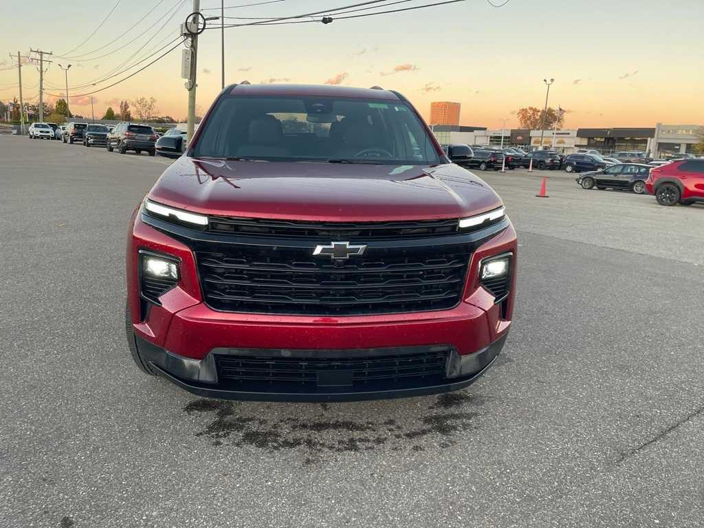used 2025 Chevrolet Traverse car, priced at $35,977